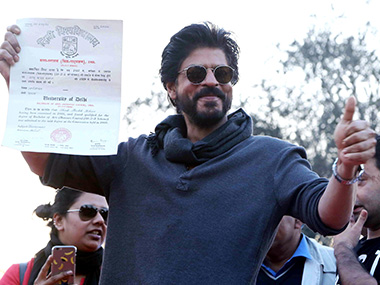The Graduate: Shah Rukh Khan finally gets his degree from Hansraj college after 28 years The Graduate: Shah Rukh Khan finally gets his degree from Hansraj college after 28 years