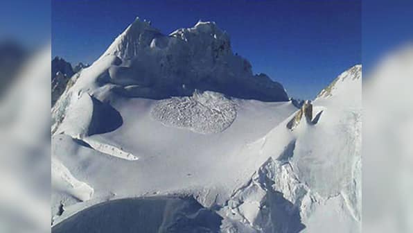 Siachen miracle: 6 days after the avalanche, 1 Indian soldier rescued from under 25 ft of snow