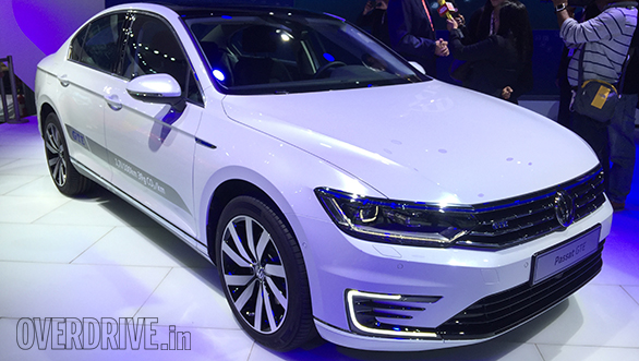 2016 Auto Expo: Volkswagen Passat GTE showcased 2016 Auto Expo: Volkswagen Passat GTE showcased