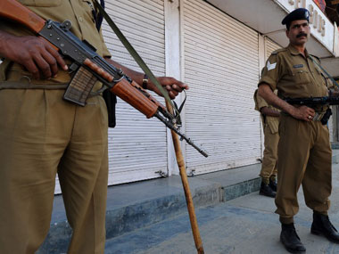 17-year-old JeM terrorist responsible for attack at Tanghdar, apprehended 17-year-old JeM terrorist responsible for attack at Tanghdar, apprehended