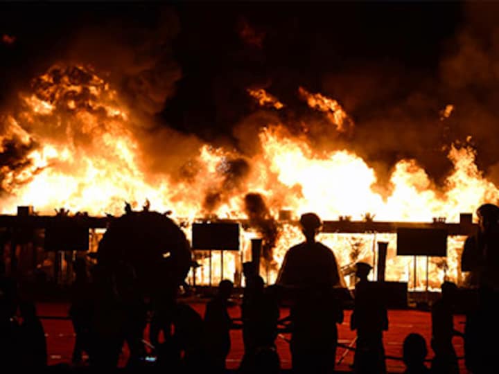 There's a reason such events are banned at Chowpatty: But reason for fire at Make in India event still unknown