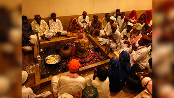Pakistan approves draft law to allow registration of Hindu marriages