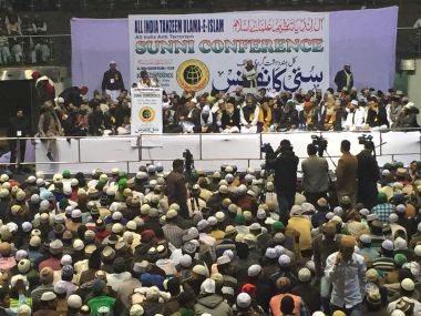 Hindu-Muslim bhai bhai? Sufi Sunni body dubs RSS 'patriotic organisation', willing to work with it to contain Wahhabis Hindu-Muslim bhai bhai? Sufi Sunni body dubs RSS 'patriotic organisation', willing to work with it to contain Wahhabis