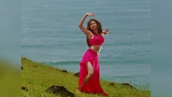 Happy Birthday Urmila Matondkar! Winning our hearts from 'Masoom' to 'Ek Hasina Thi'