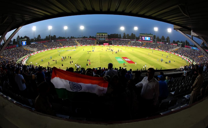 ‘King of the Chase’ Kohli powers India to stunning win against Australia, sealing World T20 semis spot