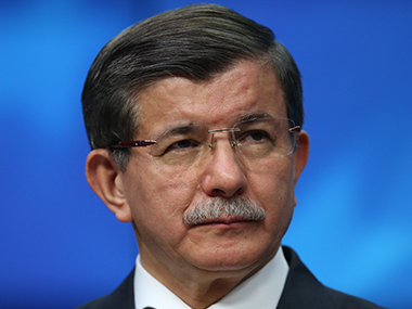 Turkey blasts: Four police killed and 14 injured in bomb attack in Diyarbakir Turkey blasts: Four police killed and 14 injured in bomb attack in Diyarbakir