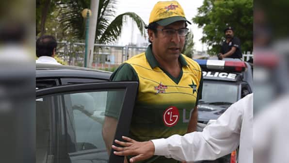 Drunk man interrupts Wasim Akram's TV interview after India-Australia World T20 clash
