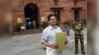 Suspended IPS officer Amitabh Thakur to stage sit-in outside Uttar Pradesh CM's residence