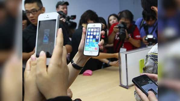 China to shut political, social news sites run by major web portals