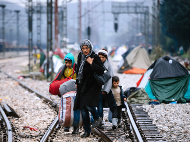 Europe migrant crisis: Refugees left stranded as Balkan nations deny them entry Europe migrant crisis: Refugees left stranded as Balkan nations deny them entry