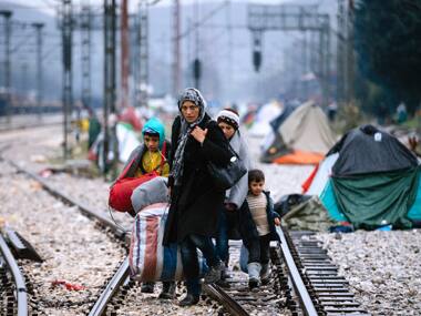 Europe migrant crisis: Refugees left stranded as Balkan nations deny them entry