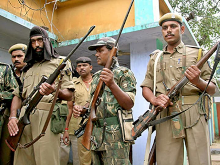 Nitish Kumar's convoy pelted with stones in Buxar: 28, including 10 women, arrested for attack