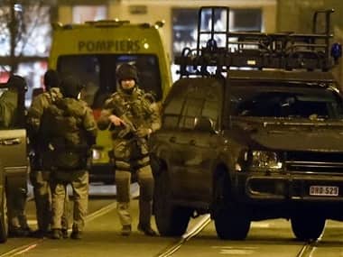 Brussels attack: Police uncover more explosives while on hunt for 'third suspect'
