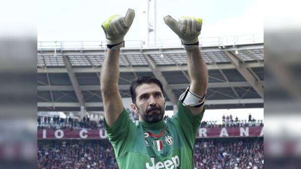 After setting new Serie A unbeaten record, Juventus goalkeeper Gianluigi Buffon pens emotional letter to his goal