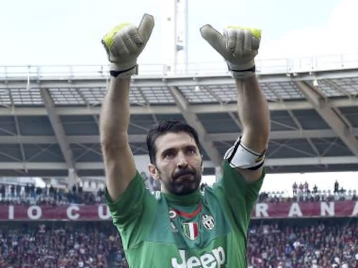 After setting new Serie A unbeaten record, Juventus goalkeeper Gianluigi Buffon pens emotional letter to his goal