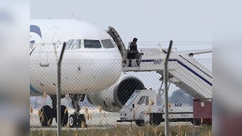 EgyptAir hijacker arrested: With the release of all hostages, standoff ends at Cyprus' Larnaca airport