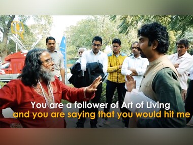 Art of shivving? 'Supporters' of Sri Sri Ravi Shankar threaten to kill man who complained against World Culture Festival
