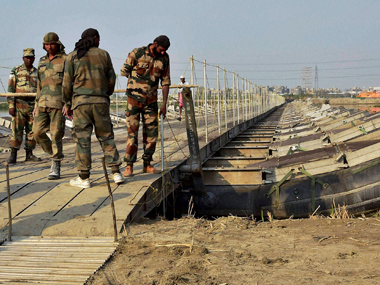 Stage set for massive show by Art of Living on Yamuna floodplains Stage set for massive show by Art of Living on Yamuna floodplains