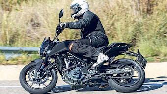 Spied: 2017 KTM 390 Duke testing