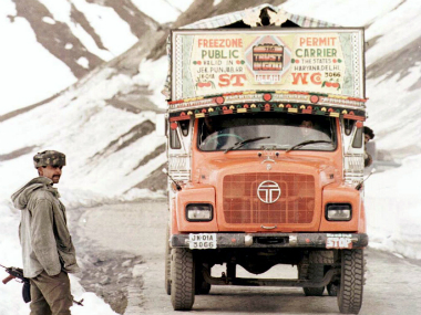 Kargil avalanche: Body of missing soldier recovered under 12-feet snow Kargil avalanche: Body of missing soldier recovered under 12-feet snow