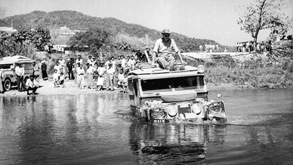 Feature: Land Rover Defender's Oxford and Cambridge Eastern Expedition in 1955