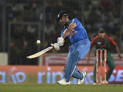 mahendra singh dhoni playing cricket