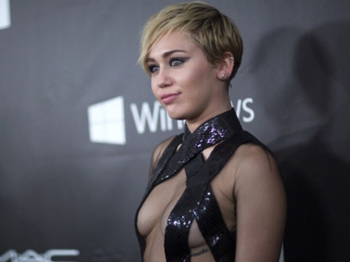 Miley Cyrus wants 'everyone to get high' at her wedding