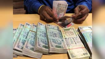 Rs 500, Rs 1,000 note ban: I-T department conducts surveys in Delhi, Mumbai to catch 'currency' profiteers