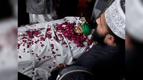 Mumtaz Qadri hanged for assasination of former Pak Governor, Islamists hold protests