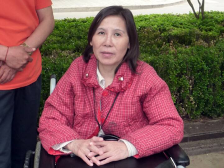 Chinese humans rights lawyer condemns bar on her US visit to receive award for courage