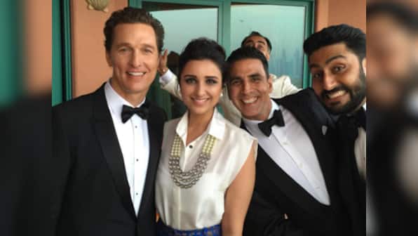 The selfie diaries: Parineeti Chopra, McConaughey photobombed; Akshay poses with Salma Hayek
