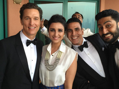 The selfie diaries: Parineeti Chopra, McConaughey photobombed; Akshay poses with Salma Hayek The selfie diaries: Parineeti Chopra, McConaughey photobombed; Akshay poses with Salma Hayek