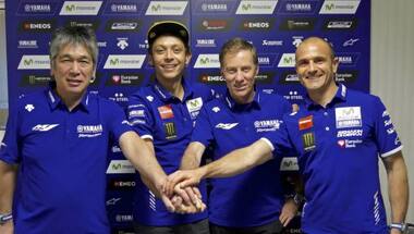 MotoGP: Valentino Rossi signs with Yamaha till 2018