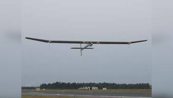 Glider crashes into a residential area near Tokyo, kills two on board