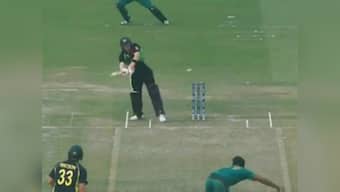 'Batsman should've been given wide': Twitter reacts to Steve Smith's hilarious stance against Wahab Riaz