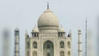 Calm down, the Taj Mahal is not crumbling: ASI officials say the pinnacle was removed for repairs