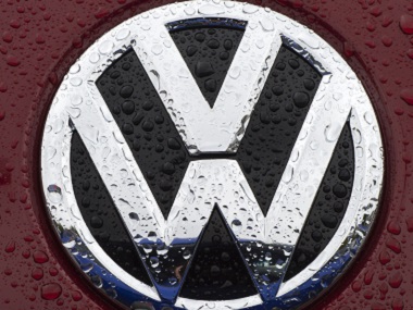 Volkswagen to pay $10 bn in US over emissions scandal Volkswagen to pay $10 bn in US over emissions scandal