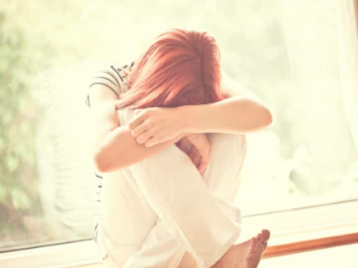 Are you depressed? Emotional sufferings in young age can lead to joblessness