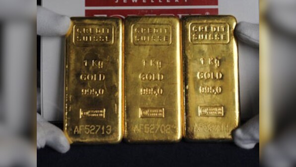 Gold rally fizzles, slips below $1,240 post Yellen's comments