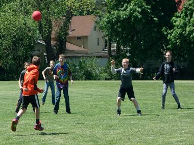Having younger sibling can lower obesity risk in kids