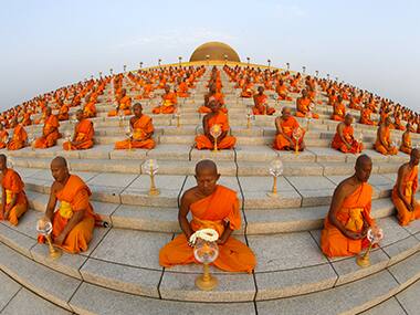 Buddhist monk attacked for being mistaken for a Muslim in US