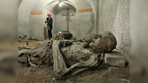 3,800-year-old Egyptian tomb with mummy discovered along Nile River