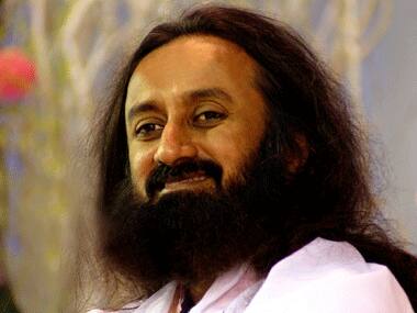 World chants #SriSri tune, Cameron invites Art of Living chief to address House of Commons