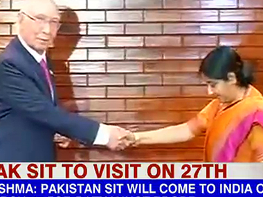 Swaraj-Aziz meet paves way for Pakistani team to probe Pathankot bloodbath Swaraj-Aziz meet paves way for Pakistani team to probe Pathankot bloodbath