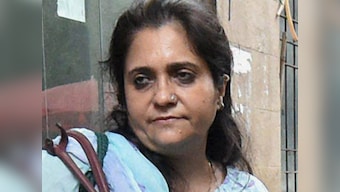 Teesta Setalvad along with three Kerala MPs denied entry into Hyderabad Central University
