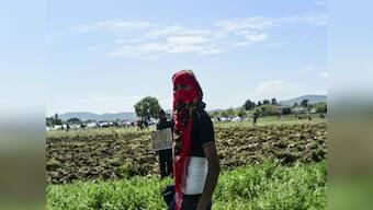 Greece condemns Macedonia's use of 'excessive force' against migrants trying to break down border fence