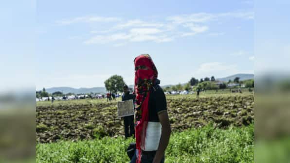 Greece condemns Macedonia's use of 'excessive force' against migrants trying to break down border fence