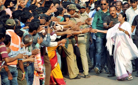 Crowds and clashes: The day before West Bengal went to the polls Crowds and clashes: The day before West Bengal went to the polls