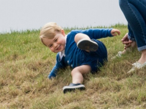 Prince George poses for his first Royal Mail stamp to mark 'gan-gan' Queen Elizabeth's 90th Prince George poses for his first Royal Mail stamp to mark 'gan-gan' Queen Elizabeth's 90th