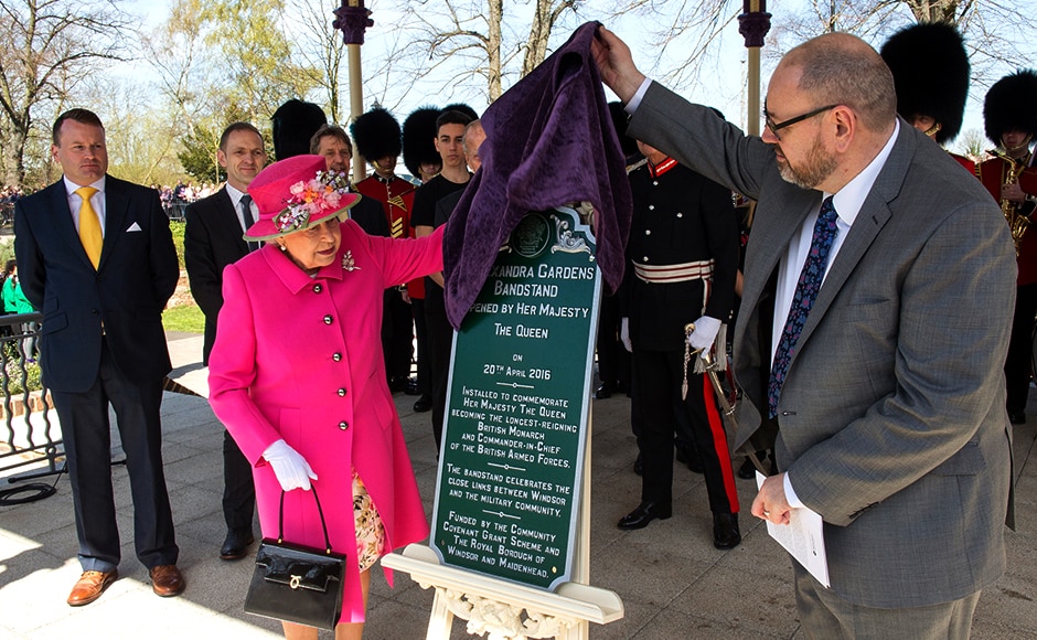 Queen Elizabeth officially opens the new bandstand at Alexandra Gardens. Reuters Queen Elizabeth officially opens the new bandstand at Alexandra Gardens. Reuters